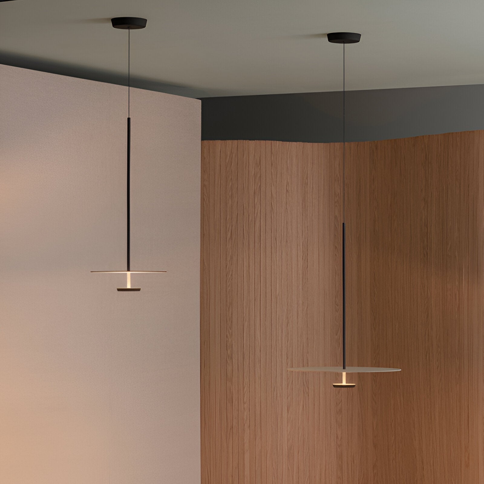 BLACK LINEAR DISC PENDANT