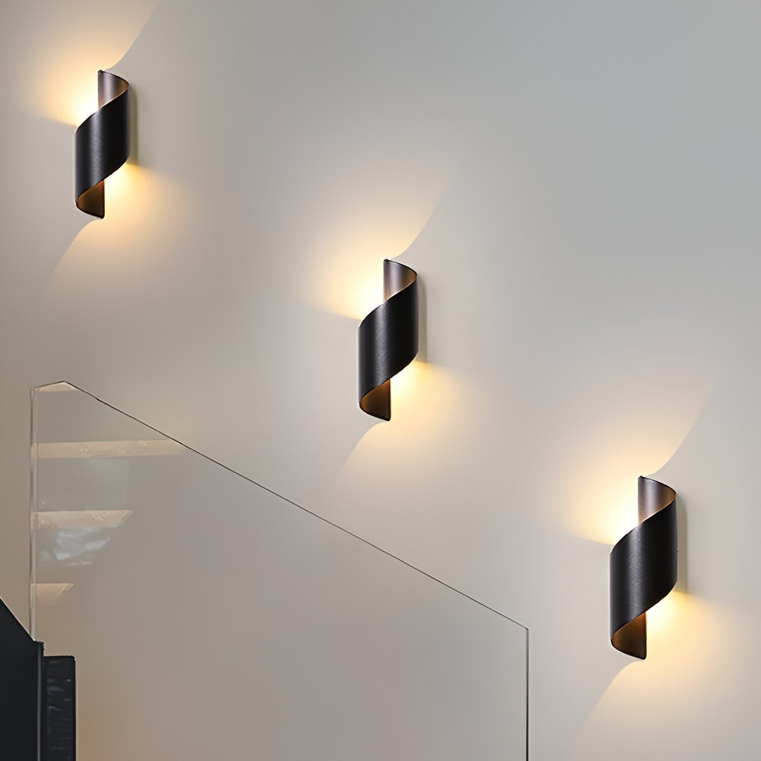 BLACK SPIRAL WALL LAMP