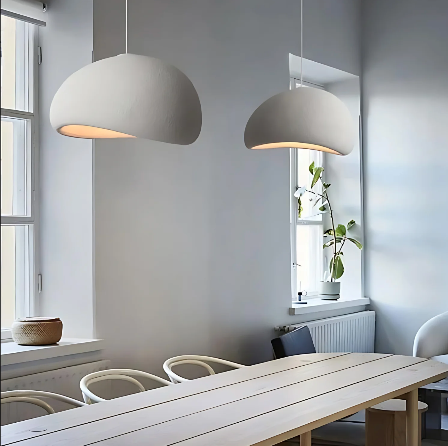 GREY ARC SHELL PENDANT