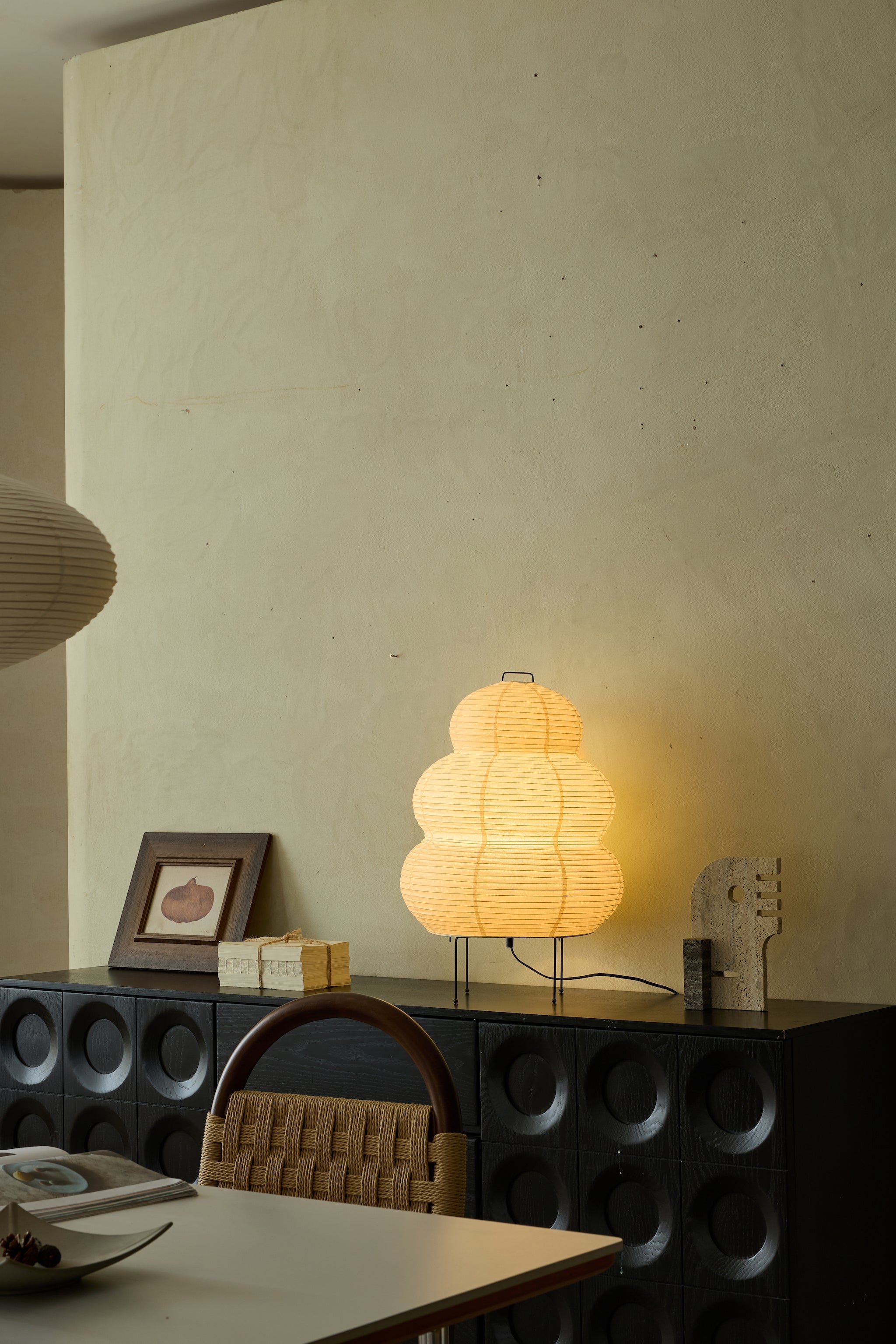 hyssop kumo washi paper ceiling lamp lifestyle 4 light on b77d92b7 60bf 4536 a27b