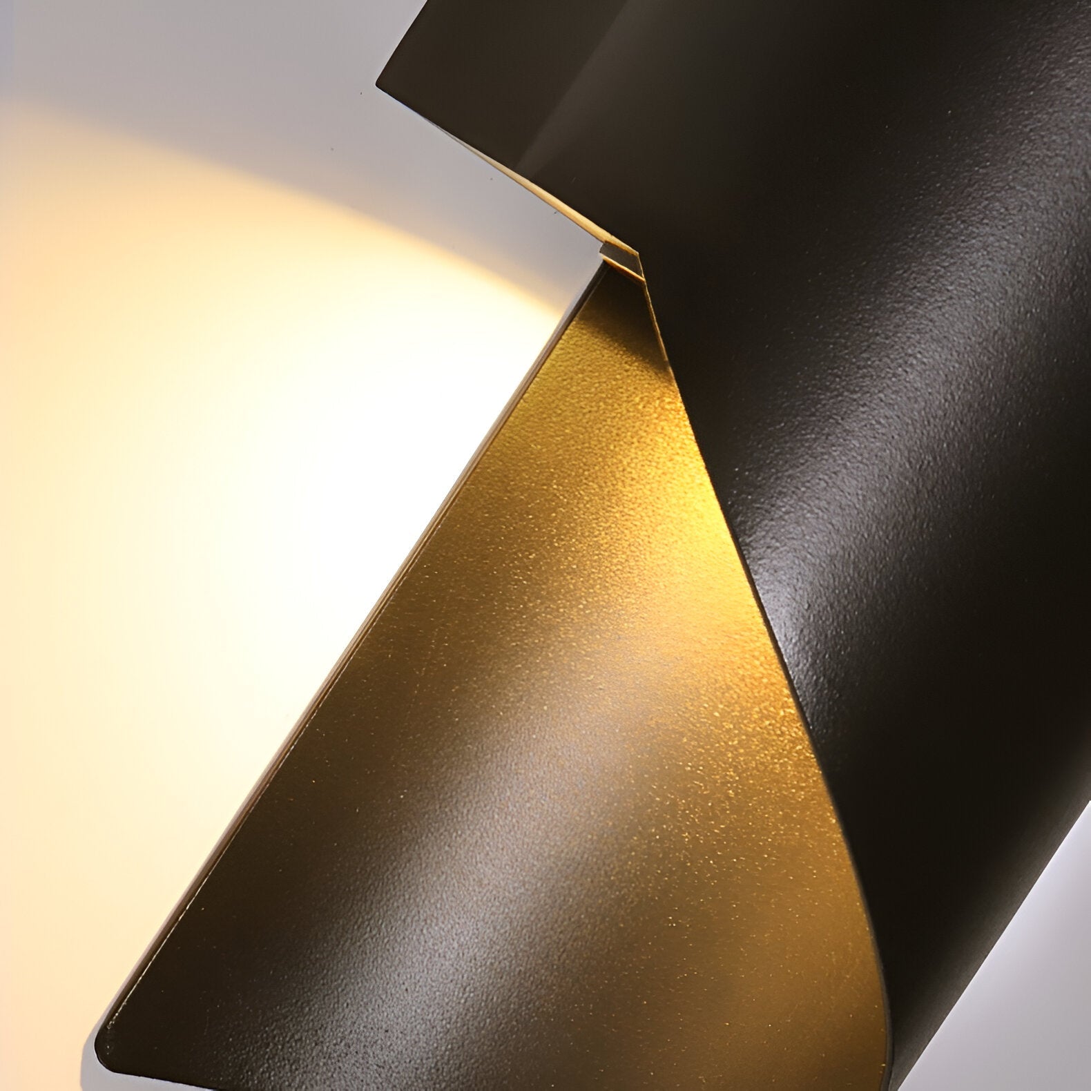Nordic Aluminum Wave Wrap Wall Light