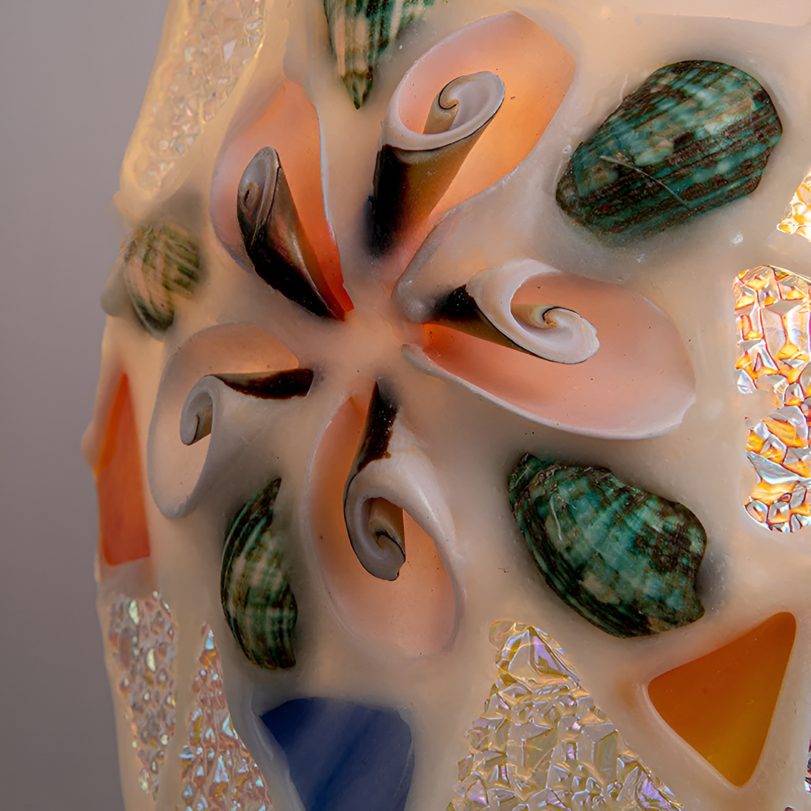 Retro Colorful Natural Shell Handcrafted Brass Pendant Light