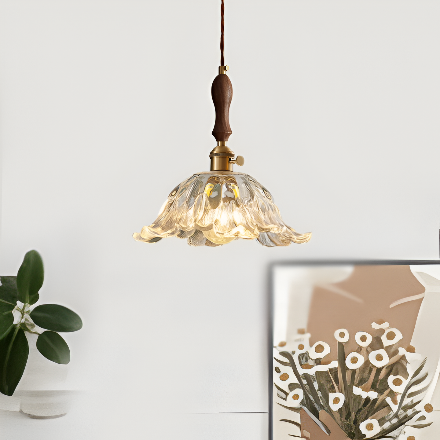 FLUTED GLASS FLOWER PENDANT