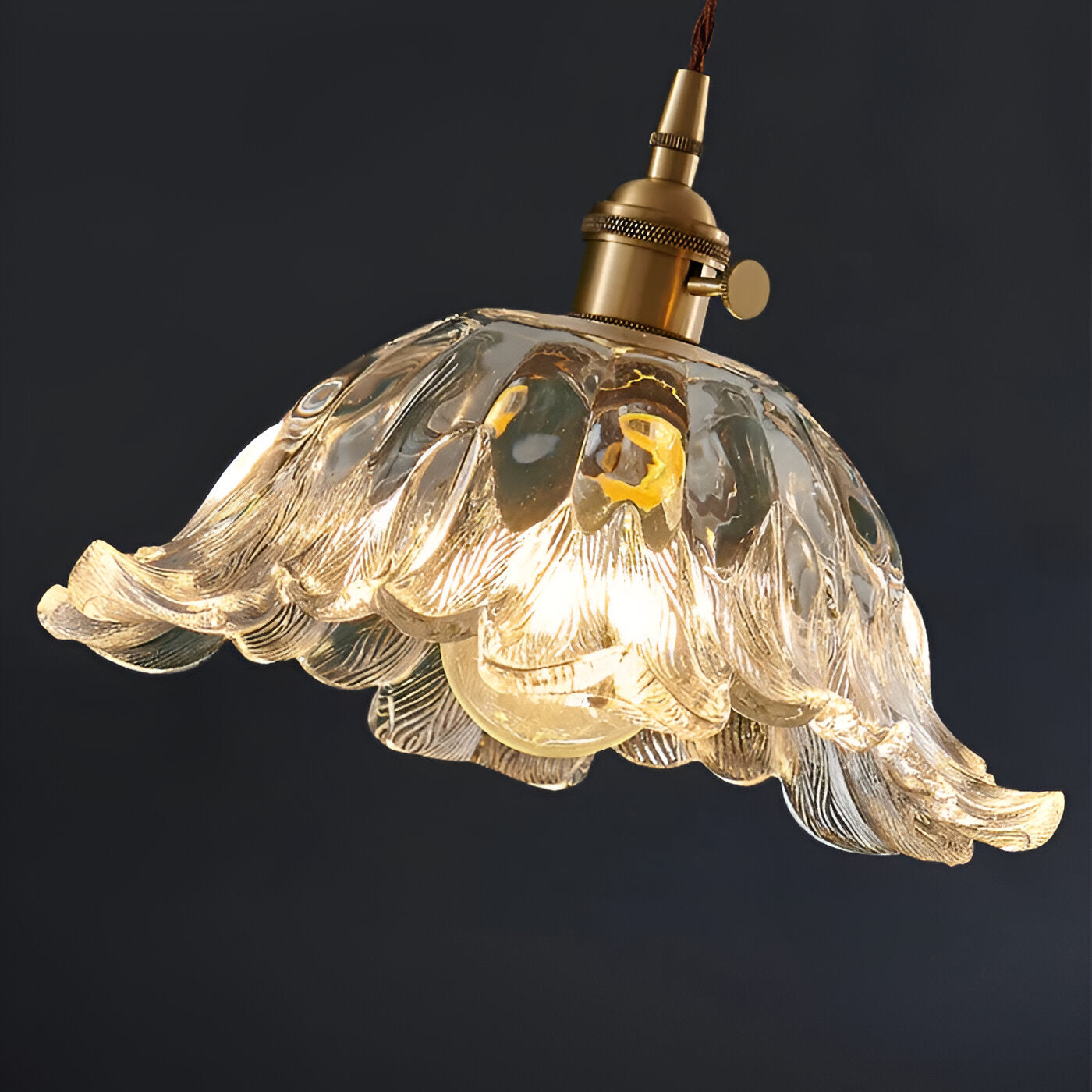 FLUTED GLASS FLOWER PENDANT